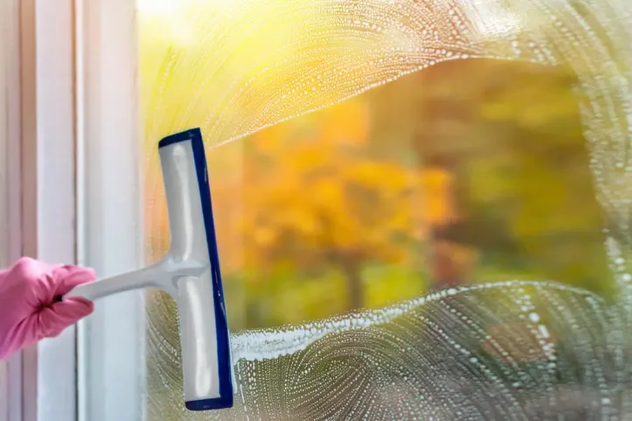 Key Safety Advantages Of Hiring Window Cleaning Professionals in Oxnard CA